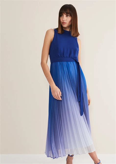 37 Flattering Mother of the Groom Outfits for the Over 50s - hitched.co