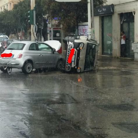 Grave Incidente In Via Marconi Due Auto Si Scontrano E Una Si