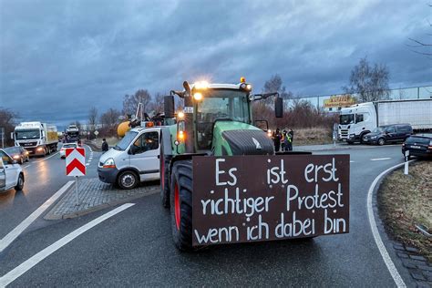 Bauernproteste am Montagfrüh Neben Netto Zentrallager gibt es auch