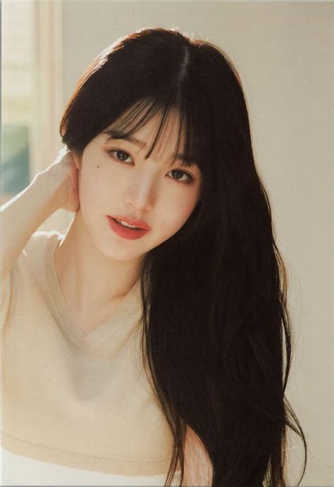 Mari Menonton Film Panas Let S Watch A Hot Movie Pretty Hairstyles Hair Styles Girl