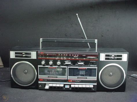 Soundesign Am Fm Stereo Double Cassette Player Portable Radio Boombox