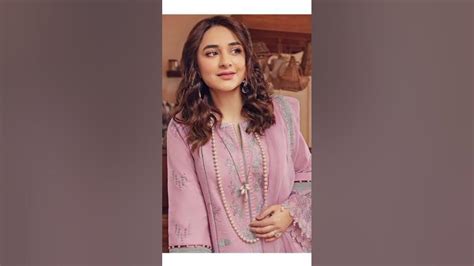 Yumna Zaidi New Photo Shoot With White And Purple Terebin Trending