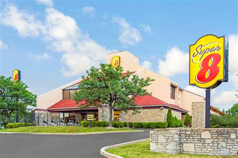 Super 8 By Wyndham Fort Mitchell Cincinnati Area Fort Mitchell Ky Hotels