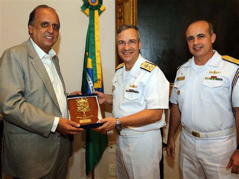 Comandante Do Distrito Naval Visita Governador E Prefeito Do Rio De