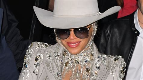 Beyoncés Texas Hold Em No 1 on Billboard Hot 100