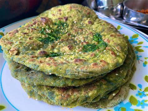 Spinach And Avocado Kulcha Sarchakra