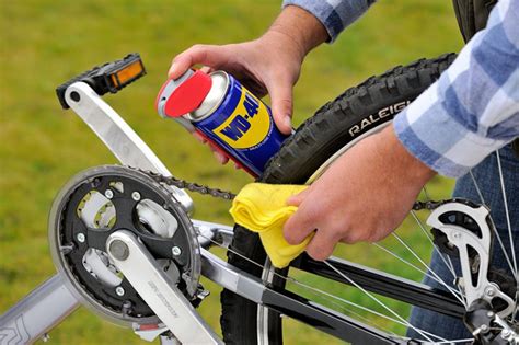 Trucos básicos de mantenimiento de una bicicleta con WD 40