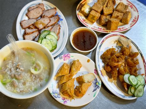 桃園美食 桃園南門赤肉粥 南門市場深夜食堂~每天僅賣4小時賣完提早收攤．夜晚來碗鹹粥．必點酥炸鳳尾蝦