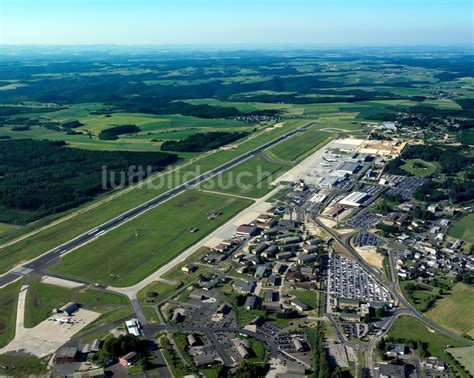 Lautzenhausen Von Oben Gel Nde Des Flughafen Frankfurt Hahn In