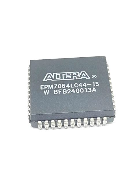 CIRCUITO INTEGRADO SMD PLCC 44 EPM7064LC44 15 INTEL ALTERA Gold News