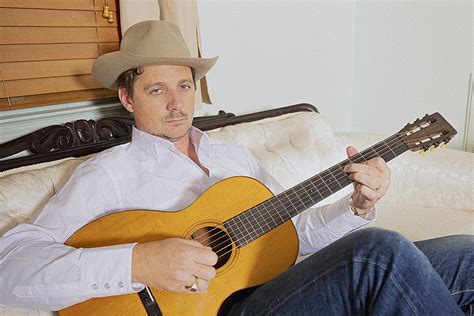 Sturgill Simpson Signs With Atlantic Records