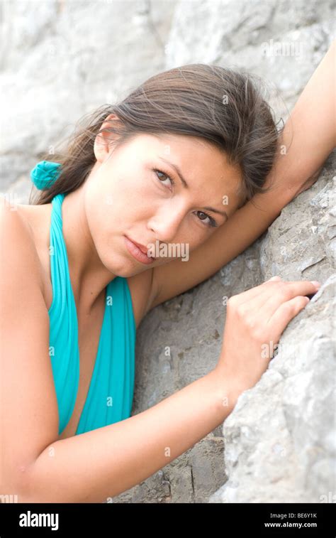 Junge Thai Frau In Bikini Fotos Und Bildmaterial In Hoher Aufl Sung Alamy