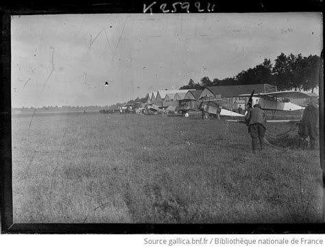 Alignement D Avions Pr S De Hangars D Aviation Villacoublay