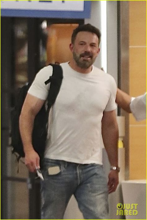 Ben Affleck Shirt Off