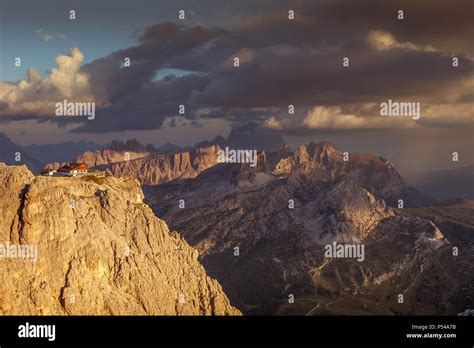 Sunset on the Lagazuoi refuge with dolomitic background, Lagazuoi ...