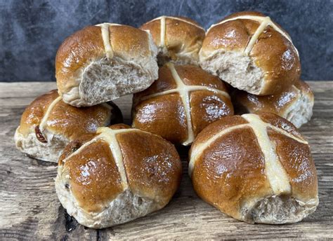 Easy Hot Cross Buns Tales From The Kitchen Shed