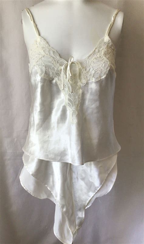 Dreamy Bridal Lingerie For A Vintage Lover On Her Honeymoon