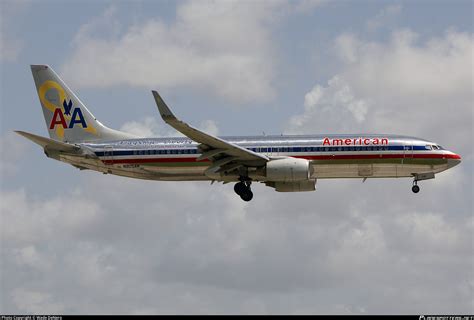 N905AN American Airlines Boeing 737 823 WL Photo By Wade DeNero ID