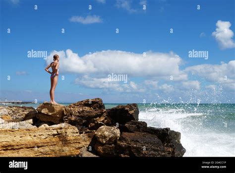 Fille Adolescente En Maillot De Bain Banque De Photographies Et D