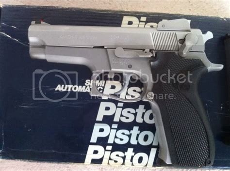 S&W 5906 - Grips - Can you put custom grips on it?