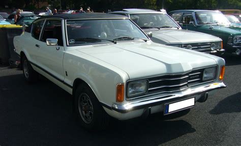 Ford Taunus Tc Coupe Gxl Im Farbton Diamantwei Fahrzeugbilder De