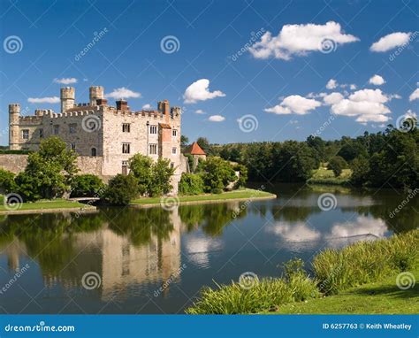 English Medieval Castle with Moat, Leeds, Kent, UK Stock Image - Image ...