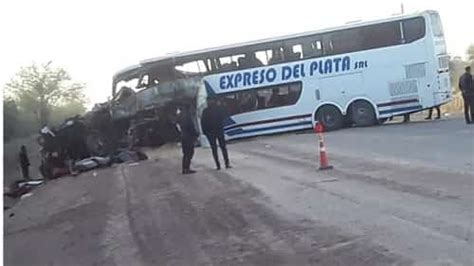 Siniestro Vial Entre Colectivo Y Cami N Deja Siete Personas Fallecidas