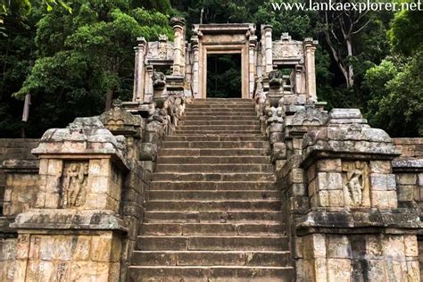 Day Tour Yapahuwa The Ancient Rock Fortress And Kingdom Of Dambadeniya