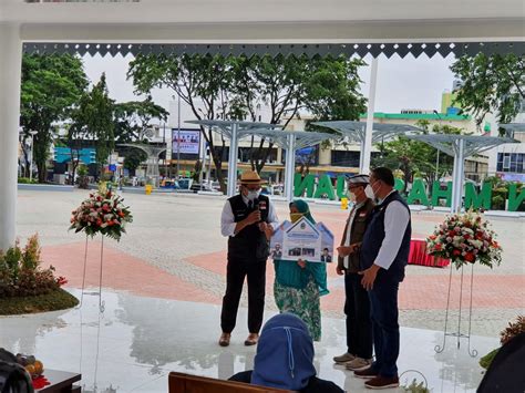 Ridwan Kamil Resmikan Alun Alun Kota Bekasi Dengan Pantun