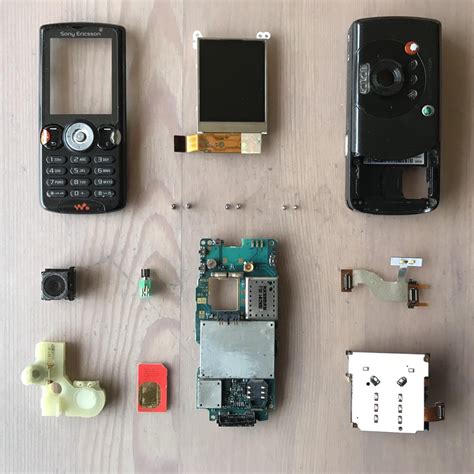 Sony Ericsson W810I : knolling