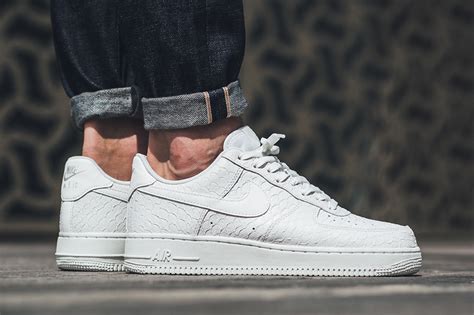 Nike Air Force 1 07 LV8 Triple White - Sneaker Bar Detroit