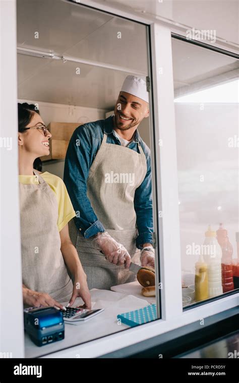 Foodtruck Woman Hi Res Stock Photography And Images Alamy