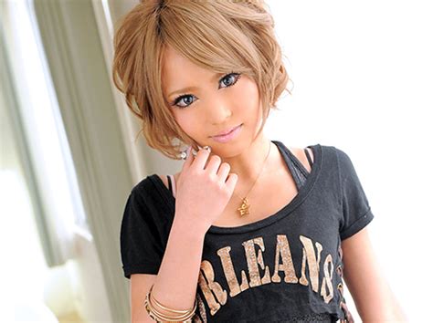 Yuri Kurosaki Porn Videos