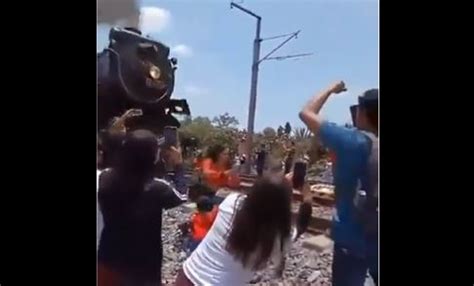 Mujer Pierde La Vida Al Ser Golpeada Por Tren Mientras Intentaba