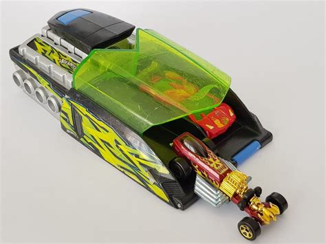 Spielzeugautos Stk Hot Wheels Mit Startrampe Katapult Kaufen Auf Ricardo
