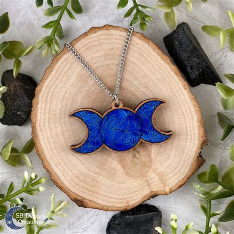 Drievoudige Maan Ketting Hout Blauw Sb Designs Creations Magische