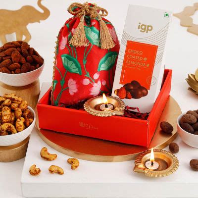 Buy Send Radiant Diwali Celebrations Gift Hamper Online Igp Jvs