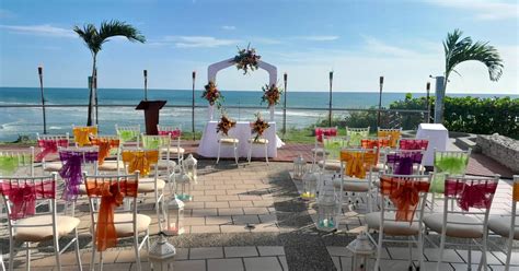 Una Boda En La Playa O Vacaciones De Fin De A O Decameron Mompiche Lo