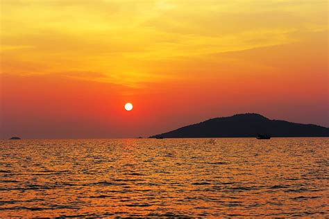 Sunset Snorkeling At Koh Taen Coral Island By Speed Boat Vi Va Tour