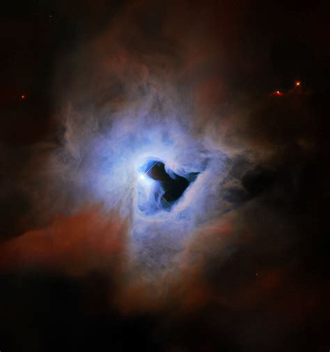 NASA / ESA Hubble Space Telescope Captures a Cosmic Keyhole 1,350 Light ...