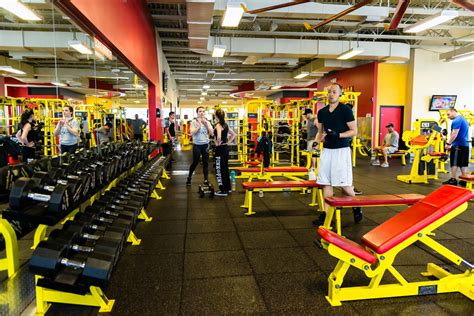 Is Retro Fitness Worth It Review Pros And Cons Trusty Spotter