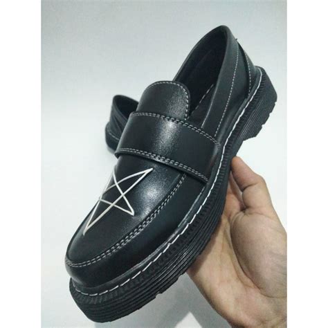 Jual Sepatu Penny Loafer Docmart Bintang Hitam Putih Vintage Pria