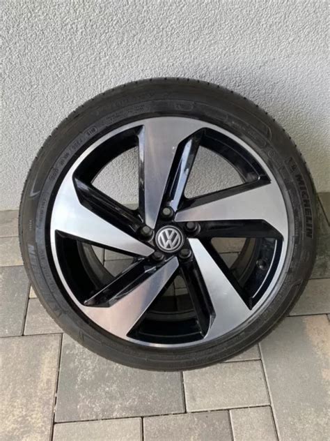 VW POLO 6 2G 17 Zoll Alufelge 2G0601025AB 7 5Jx17 ET51 5x100 Michelin