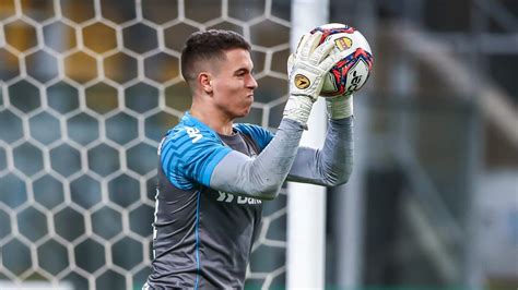 Brenno anuncia saída do Grêmio goleiro deve disputar a Libertadores em