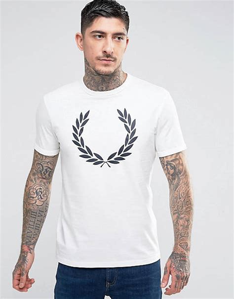 Anfänglich Glas Deshalb Fred Perry T Shirt Lorbeerkranz Glückwunsch