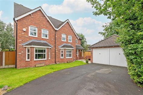 Templeton Drive Fearnhead Warrington 4 Bed Detached House £500 000