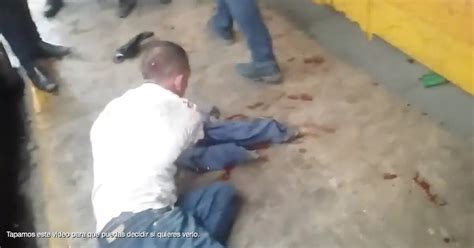 Video Pasajeros De Transporte P Blico Golpean A Sujeto Que Intent