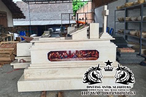 Kijing Makam Perjamuan Kudus Marmer Tulungagung