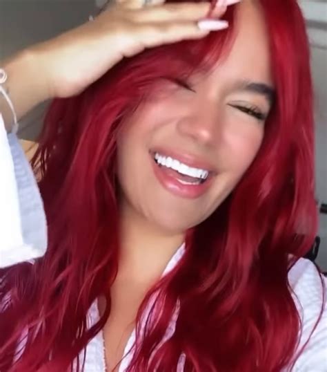 Karol G Se Une Al Tinte De Cabello Que Es Perfecto Para Latinas El