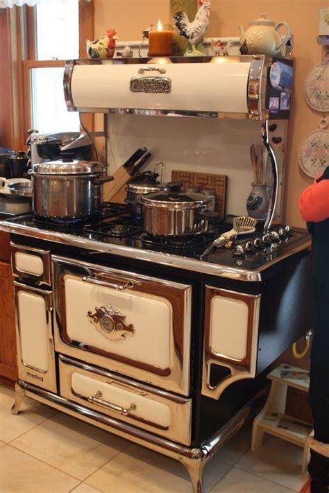 Notes from A Cottage Industry | Vintage stoves, Antique kitchen stoves ...